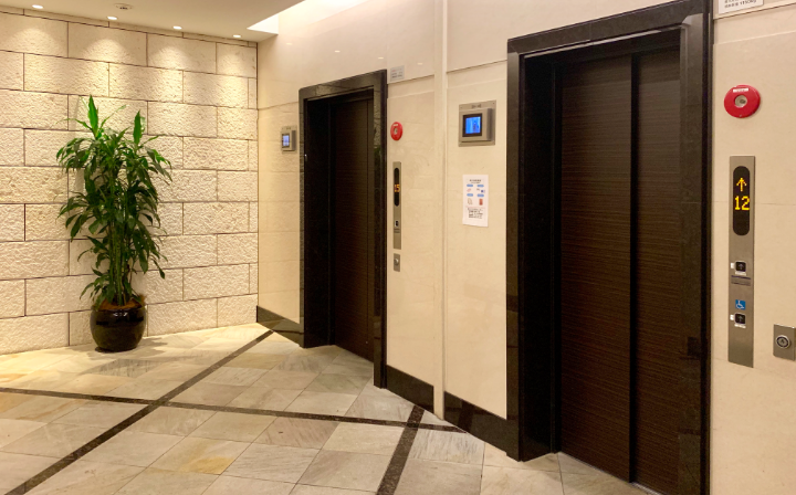 1Fエレベーターホール